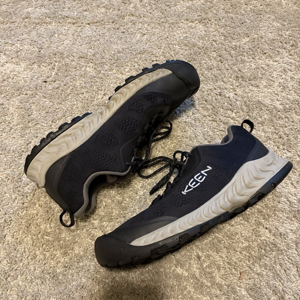 KEEN NXIS Speed Hiking Shoes Men 10 US Black Grey Trail Sneakers Outdoors EUC